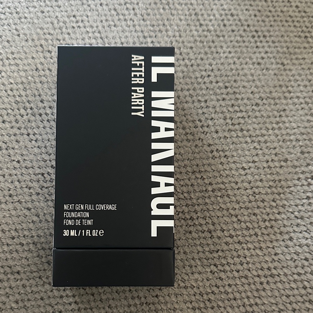 IL MAKIAGE After Party Foundation Box - Black & White